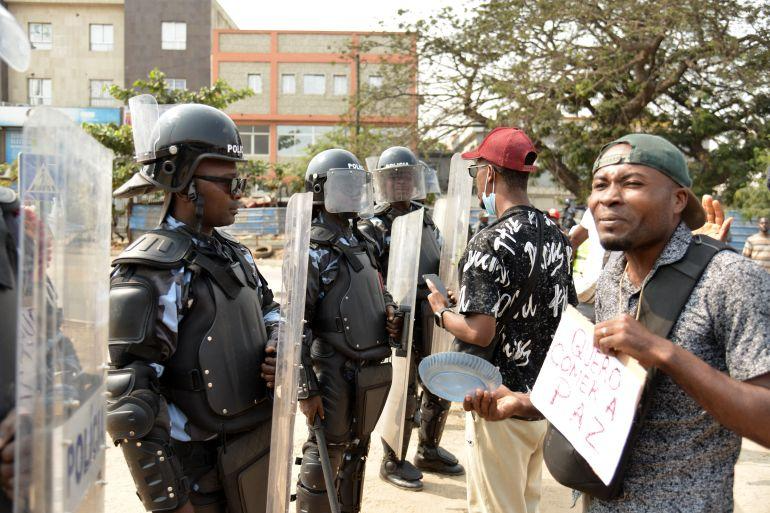 Activist shot while livestreaming; held without adequate care